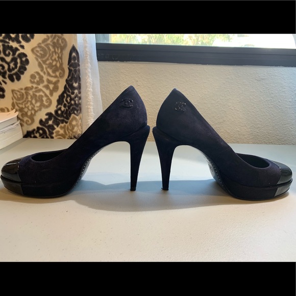 CHANEL Suede & Patent Leather Cap Toe (used) - Picture 6 of 8